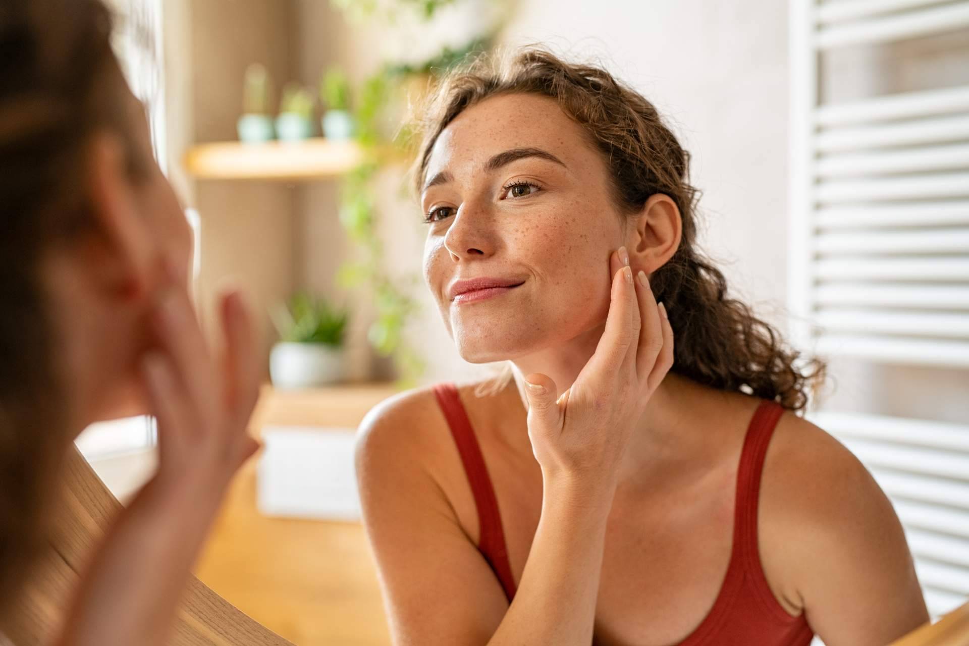 Desde la antigüedad hasta la rutina de belleza; el cobre ha nutrido y mejorado la piel durante milenios
